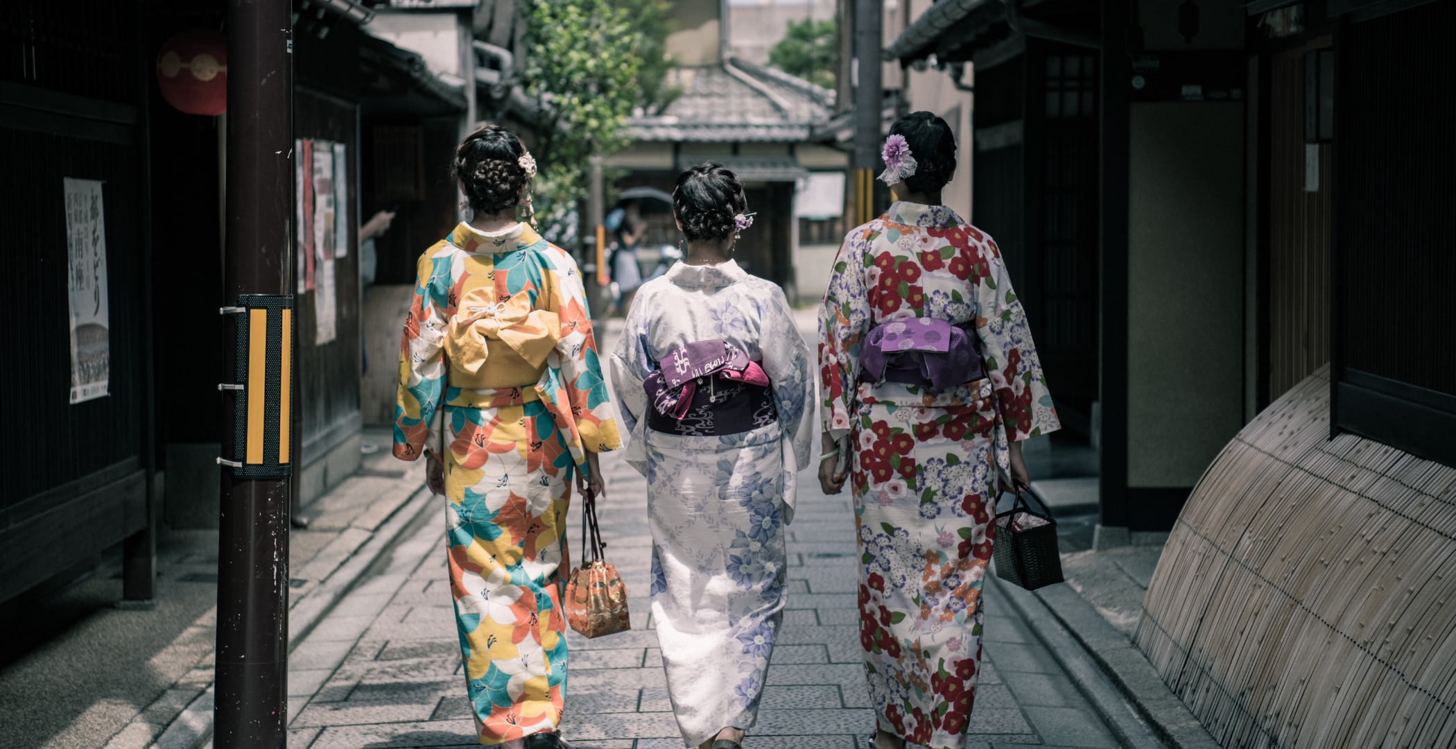 Le kimono : une pièce intemporelle entre héritage japonais et mode contemporaine